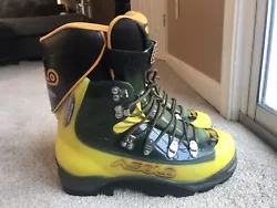 ASOLO AFS EXPEDITION MEN ICE HIKING BOOTS SZ 10. Boots are in good shape. Look at the pictures provided.