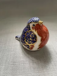 ROYAL CROWN DERBY PORCELAIN RED ROBIN BIRD PAPERWEIGHT Blue Red Gold.