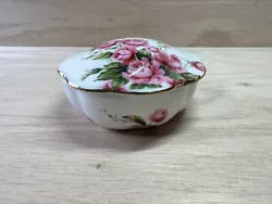 Vintage Lefton 00866 Ceramic White Rose Chintz  Trinket Box with  Original Tag    Measures approx 3 1/2 inches...