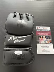 Lydia Warren autographed glove. The item is authenticated by JSA and was signed by Lydia at a private signing she did...