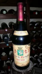 ARBOIS - BARON DE GARDENAY. Appellation : Vin du Juras, ARBOIS. De Henri MAIRE. Propriétaire : H. Maire. 1 bouteille...