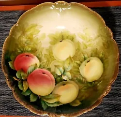 Signed by the artist J. Braun (see last photo). Circa 1910. Hand painted serving bowl. Approx 2.5