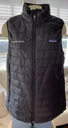 Style 84246, Fall 2015. In excellent preowned condition. Clean, no visible signs of wear. Two zip pockets outside, 1...