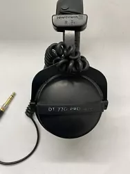 beyerdynamic DT 770 PRO 250 Ohm Over-Ear Studio Headphones (AM03).