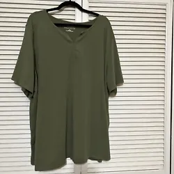 This Catherines Suprema tunic top is a must-have for any plus-size womans wardrobe. With a beautiful sage/olive color...