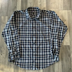 Patagonia Long Sleeve Button Shirt Style # 53837100% organic cotton Two chest pockets with button thru closure Size...