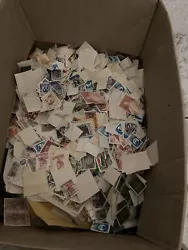 (LOT-VRAC) plus de 2000 très beaux timbres ITALIE oblitérés à trier. 3 kg