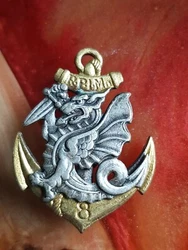 Ancien insigne militaire pucelle militaire R.P.I.M - DRAGO PARIS . État : Occasion Service de livraison : Lettre...