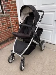 This second child seat allows you to convert easily, the B-Ready from single stroller to an in-line double stroller....