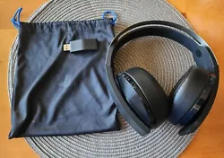 Up for sale is a pair of used ps4 platinum gaming headset. Comes with bag, headset, usb charging cord, and broken usb...