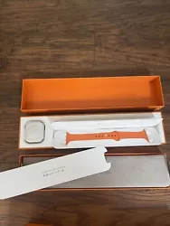 ** BRAND NEW** Hermes apple watch series 7 45mm. Never used or paired !! **MINT**