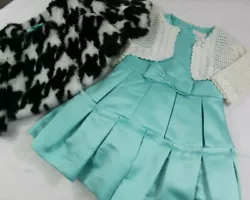 ONE OF MY FAVORITE DRESSES. STUNNING DRESS IN EXCELLENT CONDITION. I list for all season, buy for a gift or for a...