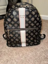 Guess Book bag Womens . Condition is Pre-owned. Shipped with USPS Priority Mail.
