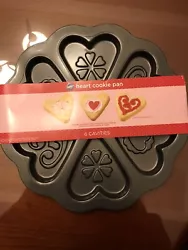 Wilton Non Stick Heart Cookie Mold Pan 6 Cavities NEW Valentines Day Bakeware. Condition is 