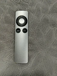 Apple MM4T2AM/A TV Remote - Silver.         Dscc