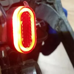 Feu arrière Xiaomi m365. Phare de couleur noir et lumière de couleur rouge. Un numéro de suivi vous sera communiqué.