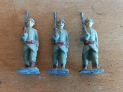 Ancien lot de 3 soldats de plomb. Soldats poilus A identifier.