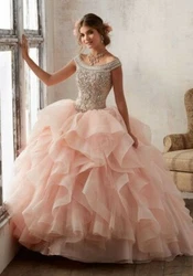 Beautiful Quinceanera dress size 14. Pink Blush in good condition.