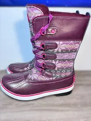 UGG AUSTRALIA Baroness 1001796 Burgundy Snowflake Winter Snow Boots Size 7. Preowned, lightly used and still in...