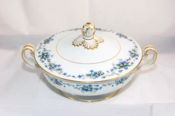 Noritake Violette 3054 covered round porcelain serving bowl white floral design 8 inch diameter 2.5 inches deep