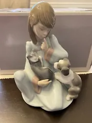 This Lladro figurine, titled 