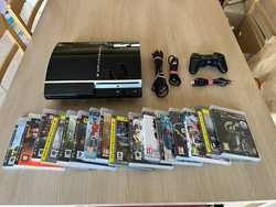 80 Go ( CECHL04). Firmware : 4.82. Console Sony. + 16 jeux (tout les CD sont en très bon état ) et toutes les...