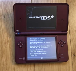 Console Nintendo DSi XL bordeaux - HSLa console ne charge plus et lécran du haut est abimé.Le reste fonctionne...