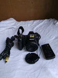 Sony Cyber-shot DSC-H50 9.1MP Digital Camera Black UNTESTED. Purchased from a local thrift store.  No charger to fully...