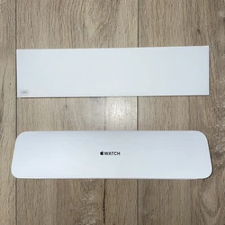 Bracelet Apple watch Sport Noir Original & Authentique 42, 44 & 45 mm - NEUF. La version vendue est indiquée en 42 mm...