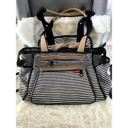 VERY NICE SPACIOUS DIAPER BAG. THANKS FOR LOOKING AND CHECK OUT MY OTHER ITEMS LISTEDCondition: Pre-Owned Good