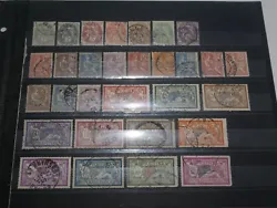 On retrouve 30 timbres obliteres. Bonne cote. Voici un joli lot de timbres de France.