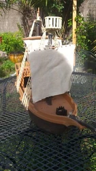 jouet plastique ancien Bateau Pirates Playmobil. Années 1980. Etat moyen  avec manques et pièces cassées. Bonne...