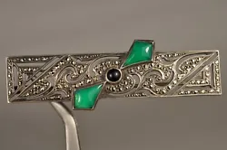 Very pretty antique solid silver brooch, from the art deco period. Boar hallmark. Très jolie broche ancienne, dépoque...