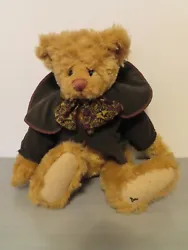(TD WELLINGTON Plush Teddy Bear. c) 1997 Lorraine. Shaggy plush. Approx 18