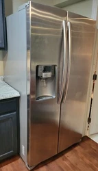 Samsung Side-by-Side Refrigerator Stainless Steel #RS265TDRS (Good Condition!!!). Condition is Used. Local pickup only!