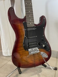 Guitare achetée neuve en 2022. Changement des micros pour une configuration bien meilleure (micros central et chevalet...