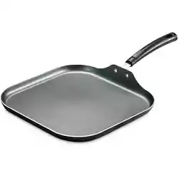 The patterned grey interior nonstick coating ensures easy cooking and simple cleanup. This dishwasher safe nonstick...