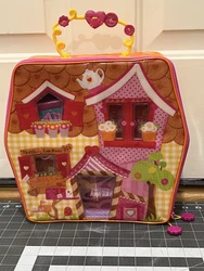 Lalaloopsy Mini Dolls Carrying Case House. Case only..
