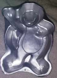 Barney Dinosaur Vintage Cake Pan. Plenty of use left bundle with my other items and pay just one shipping fee.