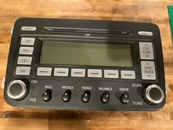 06-10 Volkswagen MK5 Jetta Am Fm Radio Cd Player Mp3 Receiver Unit 1K0035180 DE2.
