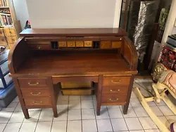 1900 Antique Roll top Desk.