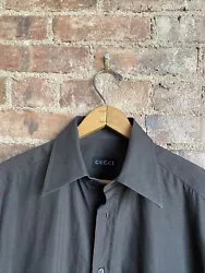 Very nice and in excellent condition brown mens fitted shirt from Gucci Tom Ford era. The collar and cuffs are generous...