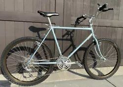 Near mint Schwinn Cimarron. This is an 1986 bike, most parts are date stamped 1985. Really nice bike, turns heads! Hard...