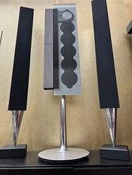 Nous vendons un Bang & Olufsen Beosound 9000 très soigné avec Beolab 8000 Les haut-parleurs et le système sont en...