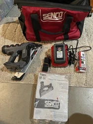 Senco 15ga angled finish nailer nail gunIncludes the case, nail gun, battery, charger Great gun just finished my...