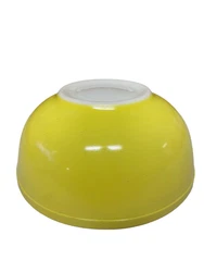 Pyrex Yellow Mixing Bowl 4 qt # 404 Ovenware (Has Small Chip).