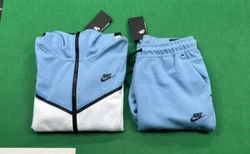 Ensemble Nike Tech. Taille L Neuf avec étiquette jamais porté