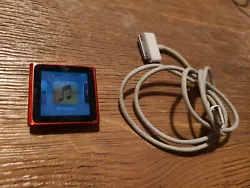  Apple iPod Nano 6ème Génération 16go 16gb réd product A1366 + câble fonctionne.  Écriture Laurence massiani...