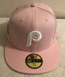 This hat is size 7 5/8.