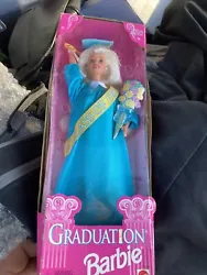 Vintage 1998 Graduation Barbie Blond Blue Cap Gown 17830 Special Edition 11